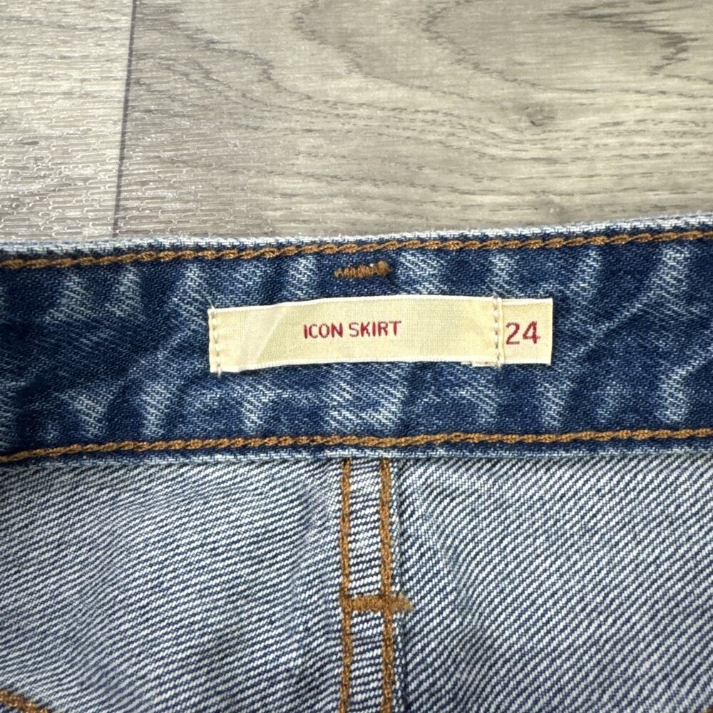 Levi's Icon Jean Skirt A-Line Button Fly Frayed Hem Medium Wash sz 24 - Picture 3 of 6